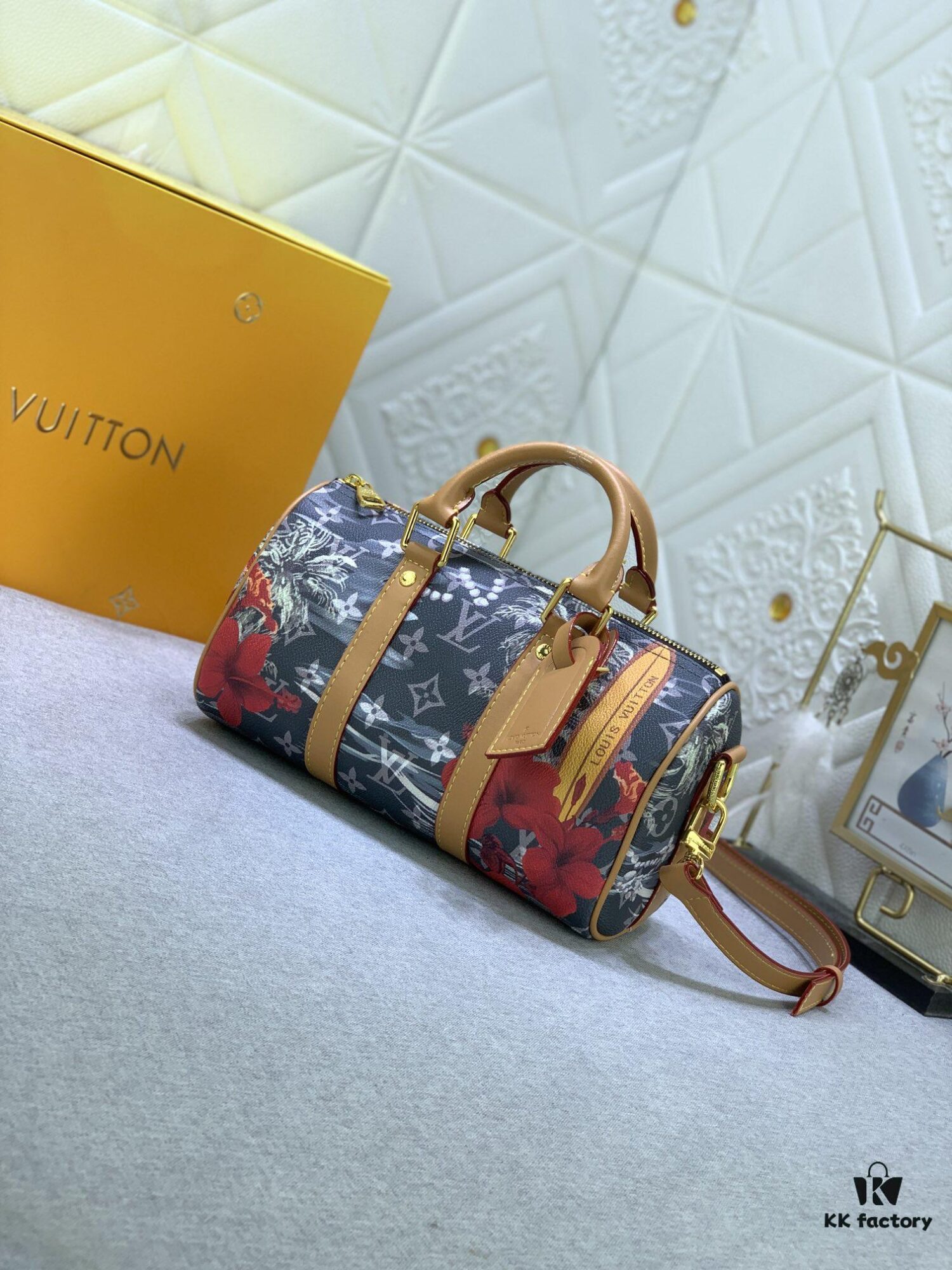 Upgraded from M11645 M46271 Grey Floral M24999 Grey Floral Colorful M25440 Blue Colorful Turquoise Series Pillow Bag