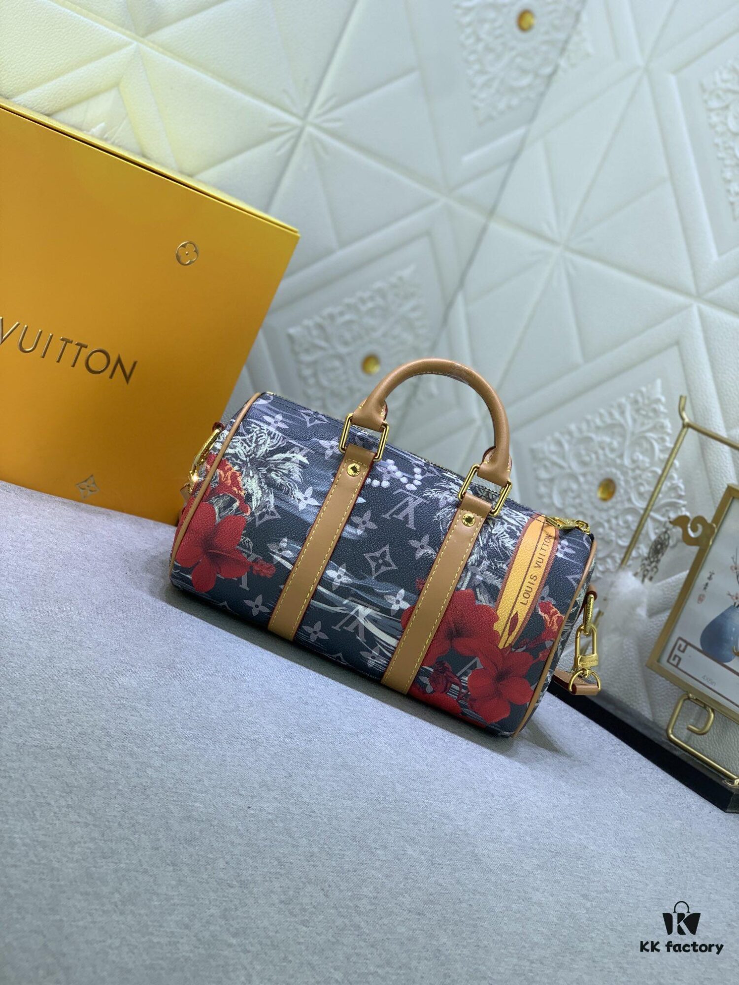 Upgraded from M11645 M46271 Grey Floral M24999 Grey Floral Colorful M25440 Blue Colorful Turquoise Series Pillow Bag