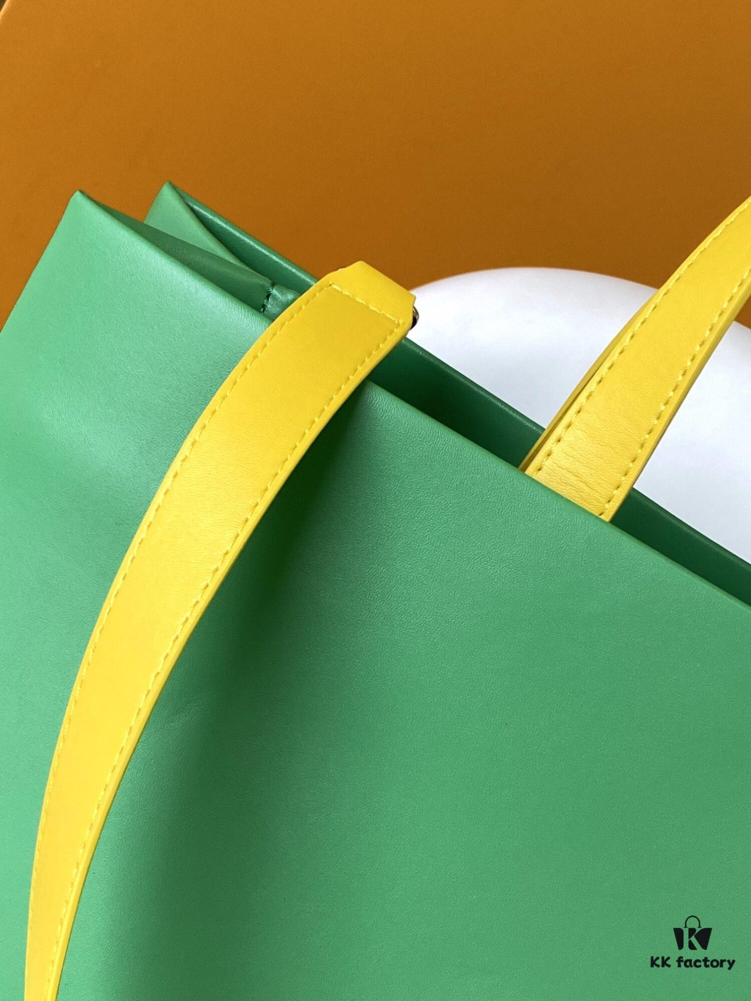 M24457 Yellow Green Blue Top Quality Original Order This Medium Shopper Handbag Draws Inspiration from Louis Vuitton's Shopping Bag Featuring 'Louis Vuitton' and 'Maison Fondée En 1854' Embossed on Soft Cowhide Leather with Top Handles and Detachable Shoulder Strap 40.0 x 32.0 x 16.0 cm (L x H x W)