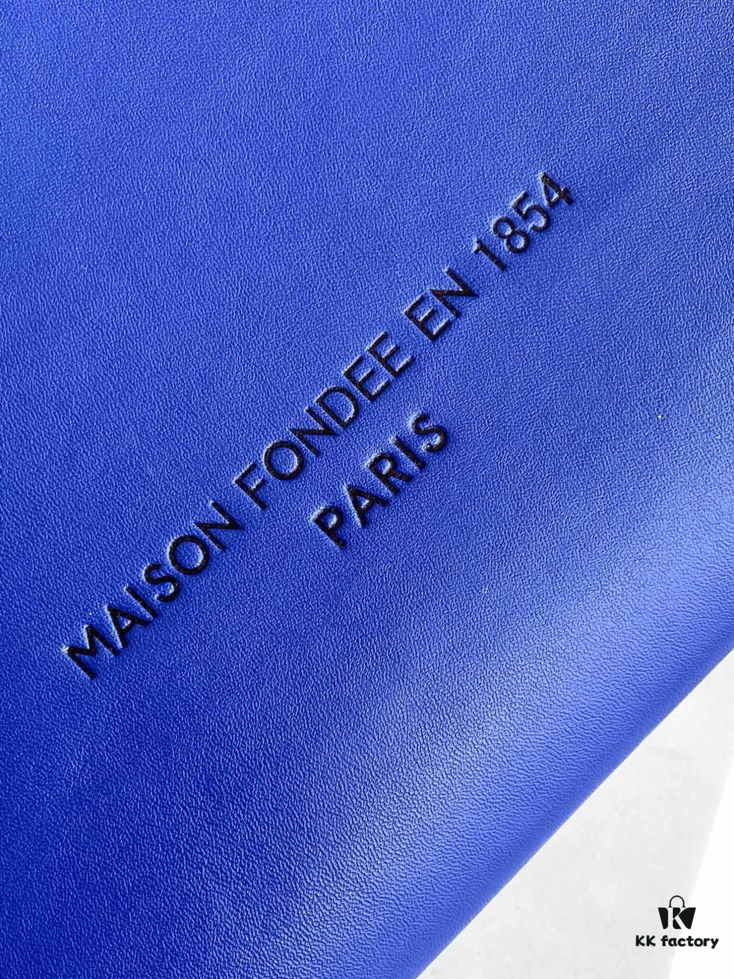 M24457 Top-Quality Original Surplus Shopper Medium Handbag