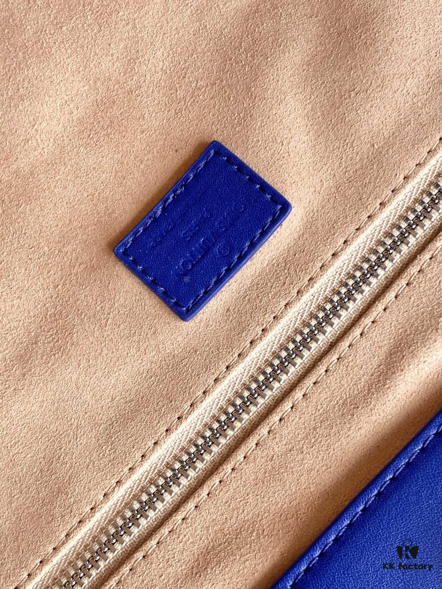 M24457 Top-Quality Original Surplus Shopper Medium Handbag