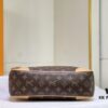 Upgraded Quality 👍 M90918 Vintage LV Louis Vuitton Rare Horn Bag, Retro Style, Three-Dimensional Shape, Casual and Elegant, Fits Various Outfits, Original Leather with Unique Vintage Charm, Less Common, Showcases Personal Taste, Size 31-18-9