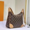 Upgraded Quality 👍 M90918 Vintage LV Louis Vuitton Rare Horn Bag, Retro Style, Three-Dimensional Shape, Casual and Elegant, Fits Various Outfits, Original Leather with Unique Vintage Charm, Less Common, Showcases Personal Taste, Size 31-18-9