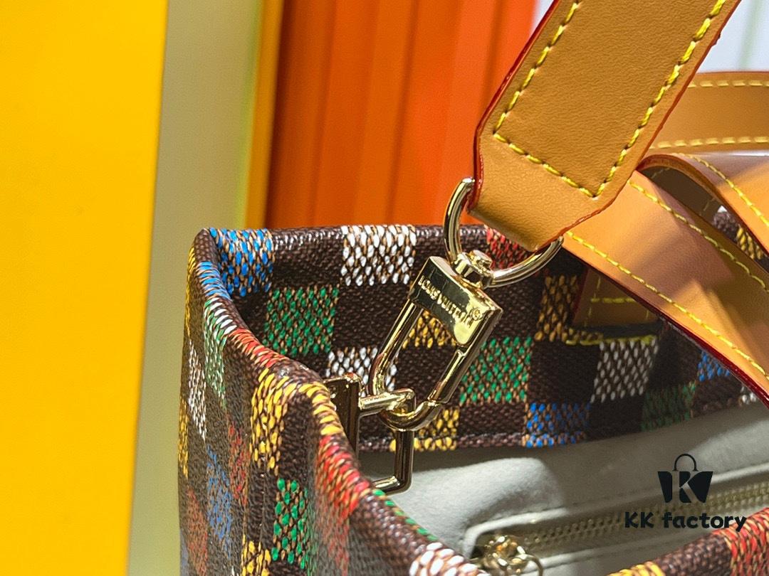 Medium Shopper Bag M24457