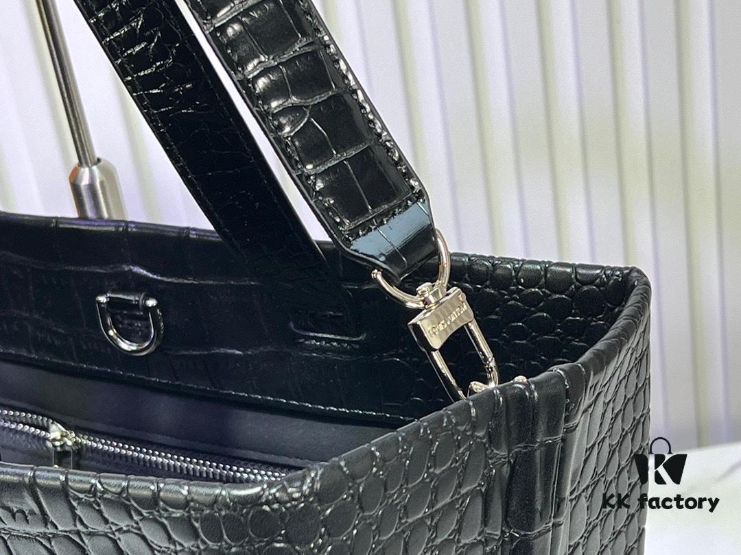 Medium Shopper Bag M24457