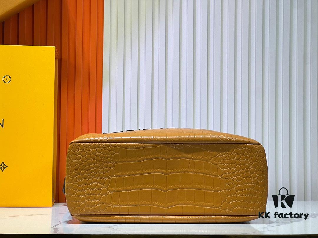 Medium Shopper Bag M24457