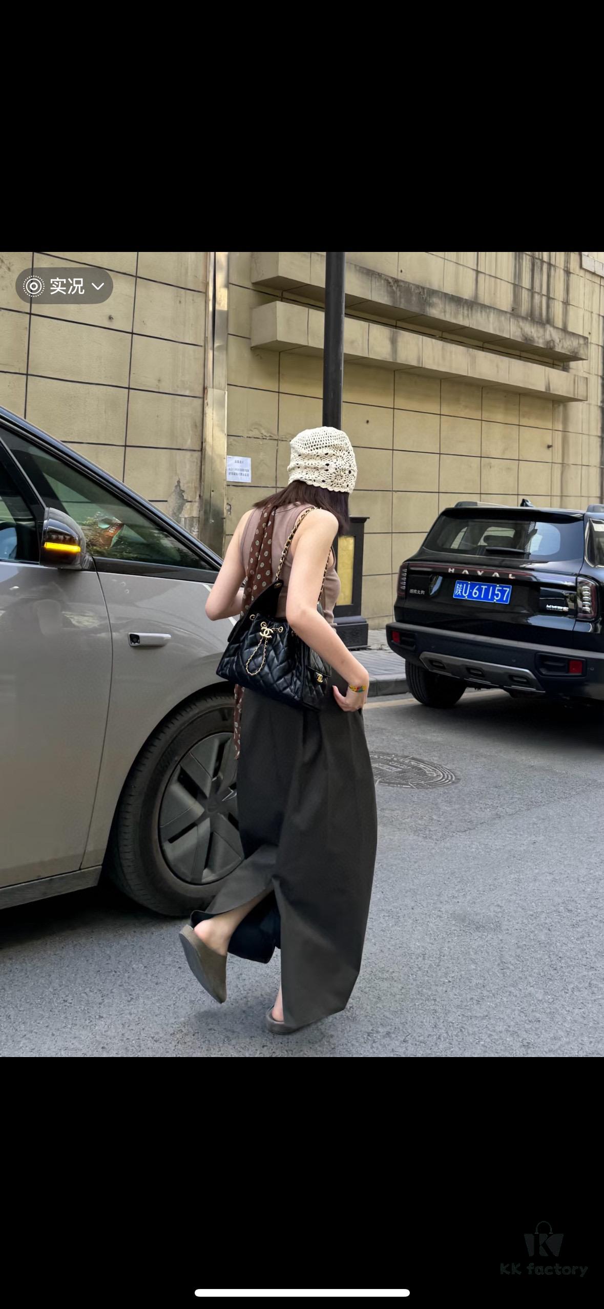 New Chanel 25 Bag ||| The Rising 'It Bag' Successor to the Chanel 22