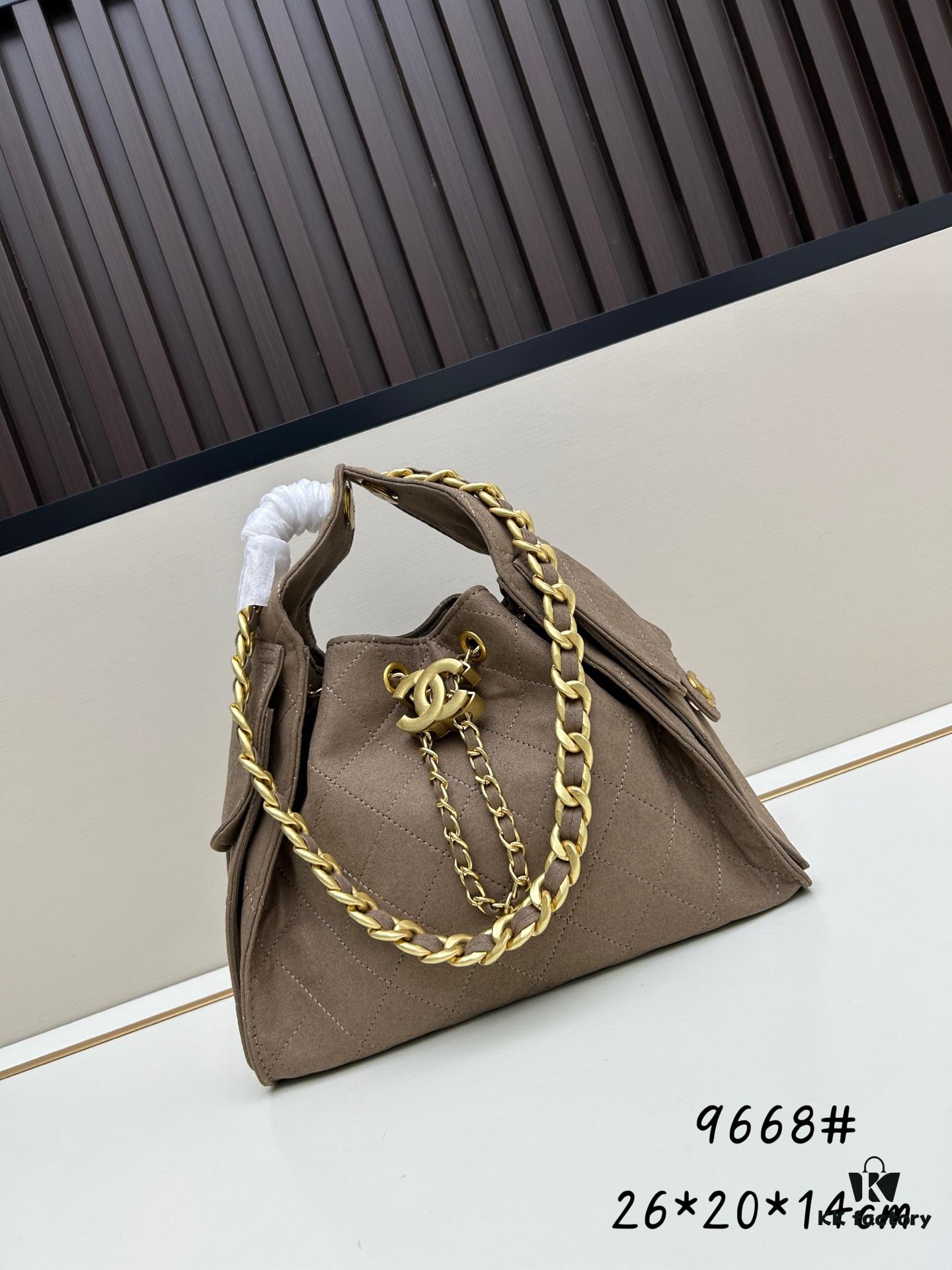 New Chanel 25 Handbag ||| The Rising 'It Bag' After the Chanel 22