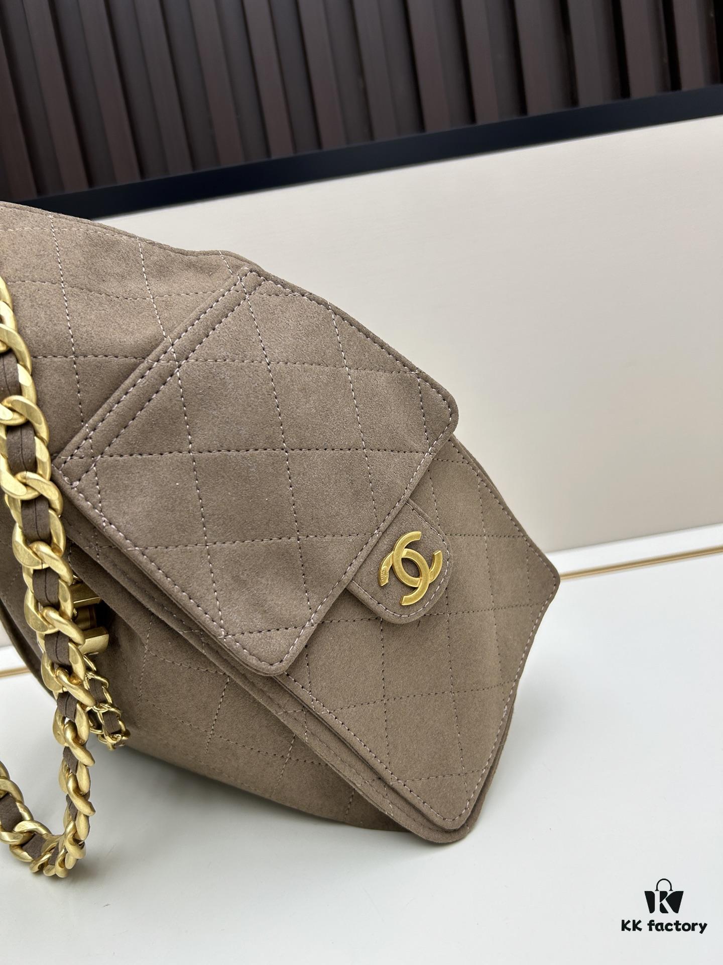 New Chanel 25 Handbag ||| The Rising 'It Bag' After the Chanel 22