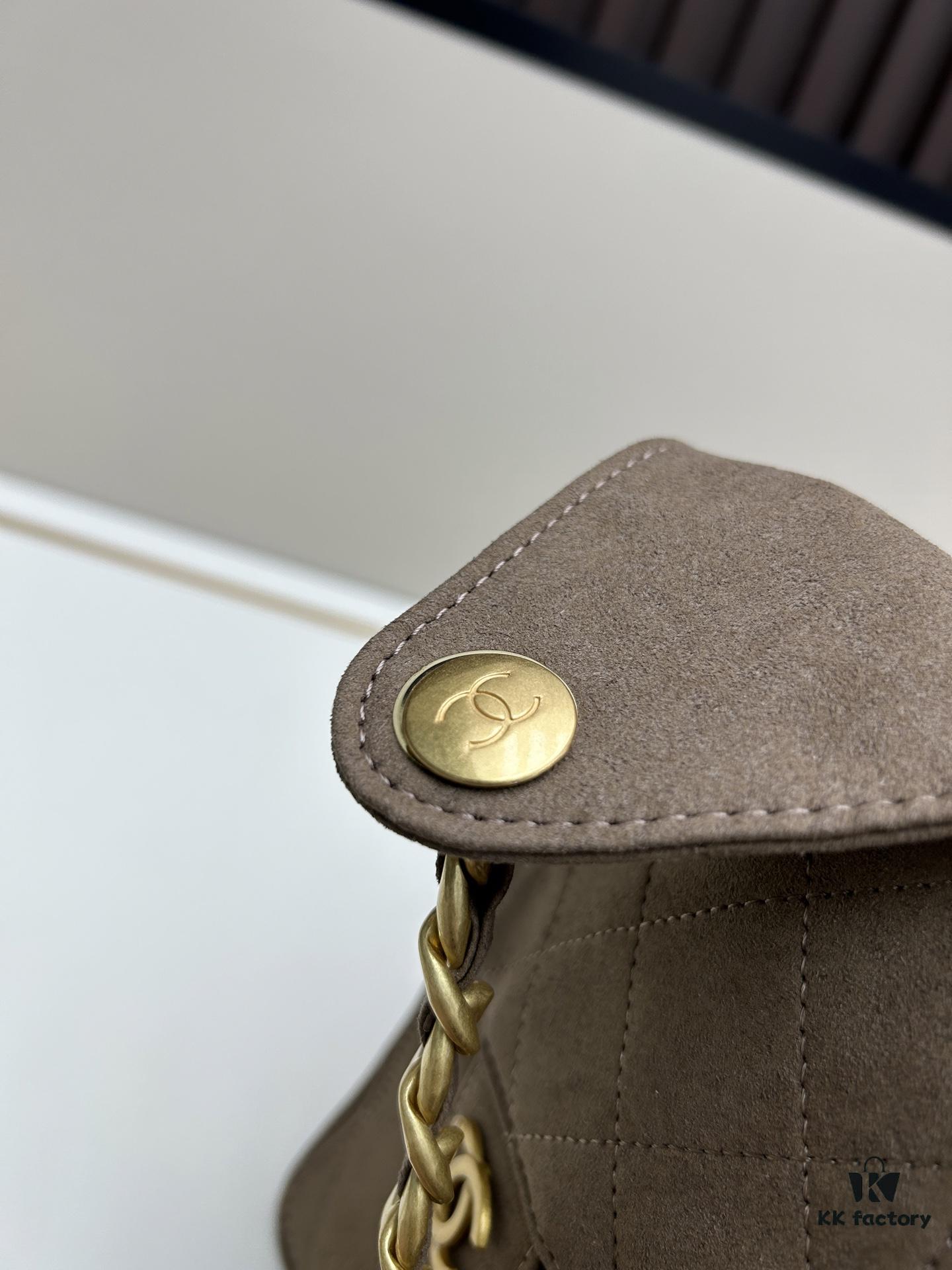 New Chanel 25 Handbag ||| The Rising 'It Bag' After the Chanel 22