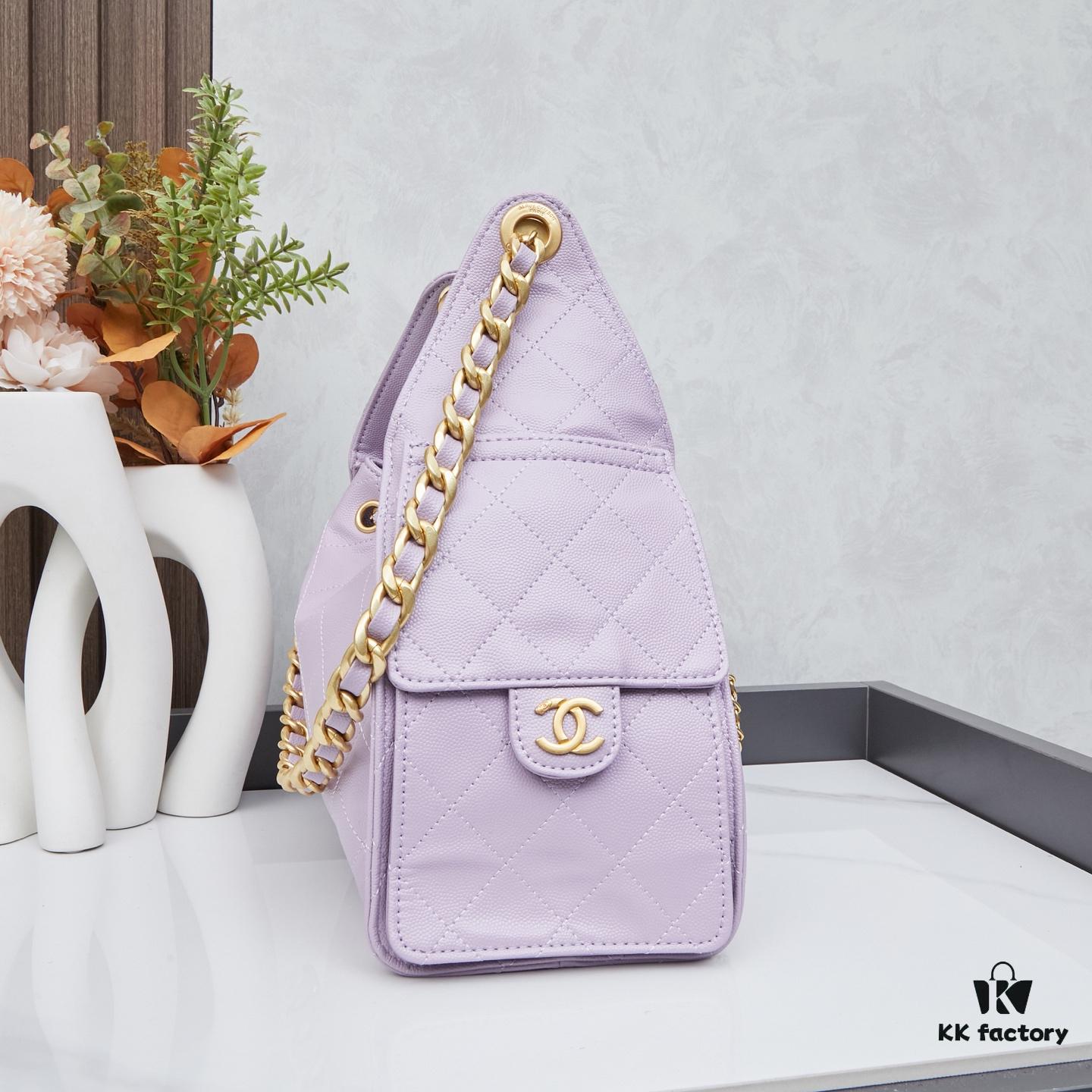 New Chanel 25 Handbag ||| The Newly Crowned 'It Bag' Following the Iconic Chanel 22
