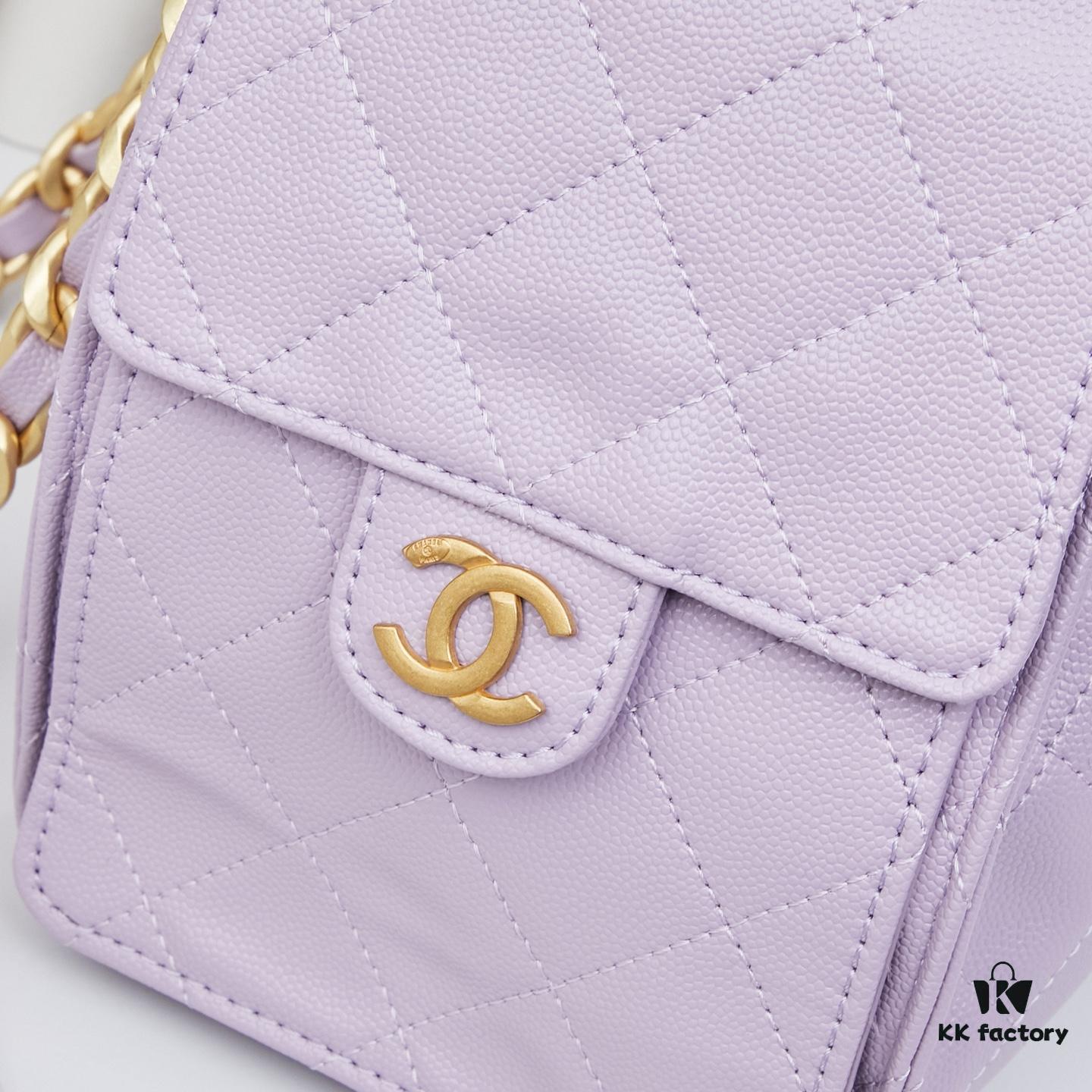 New Chanel 25 Handbag ||| The Newly Crowned 'It Bag' Following the Iconic Chanel 22