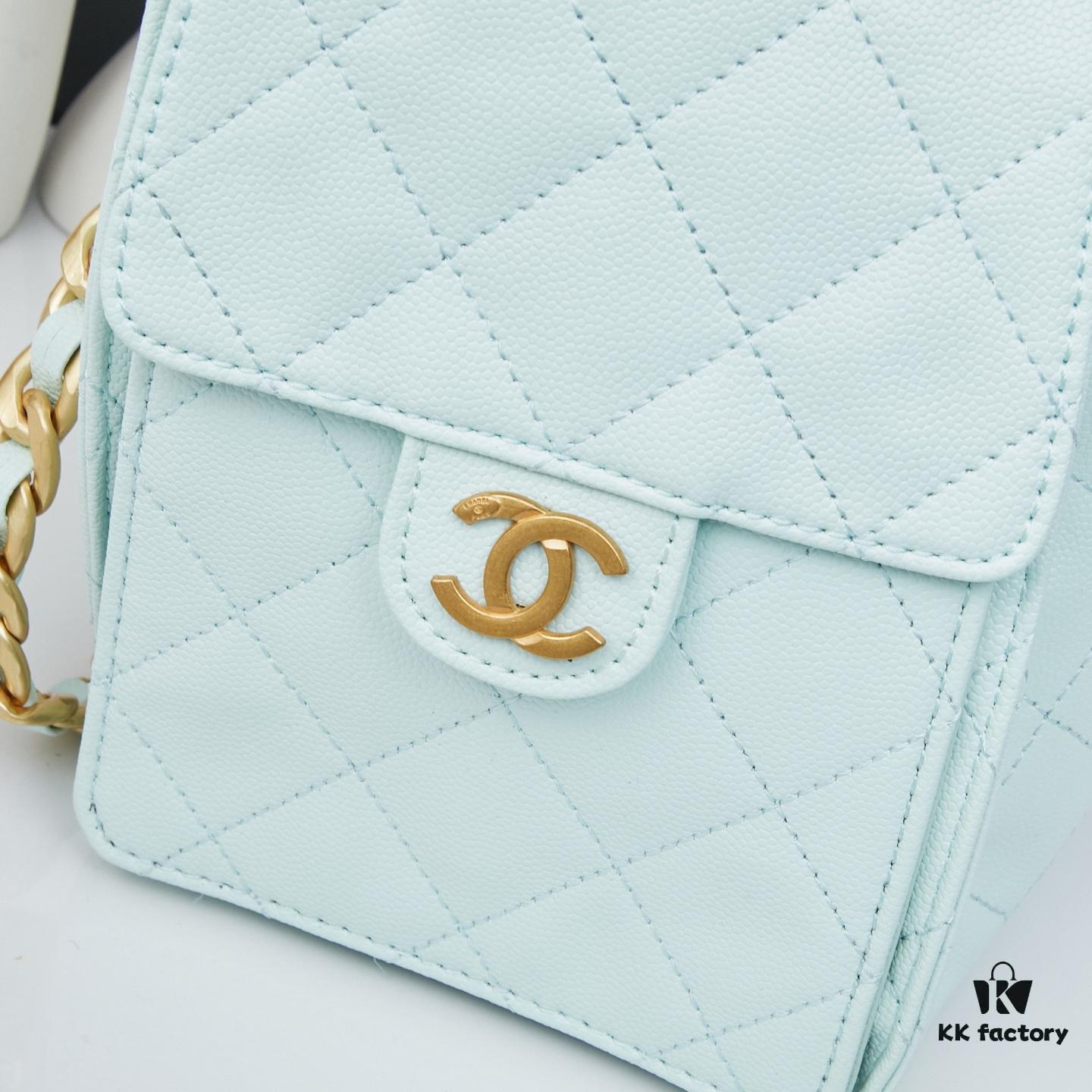 New Chanel 25 Handbag ||| The Rising 'It Bag' After the Chanel 22