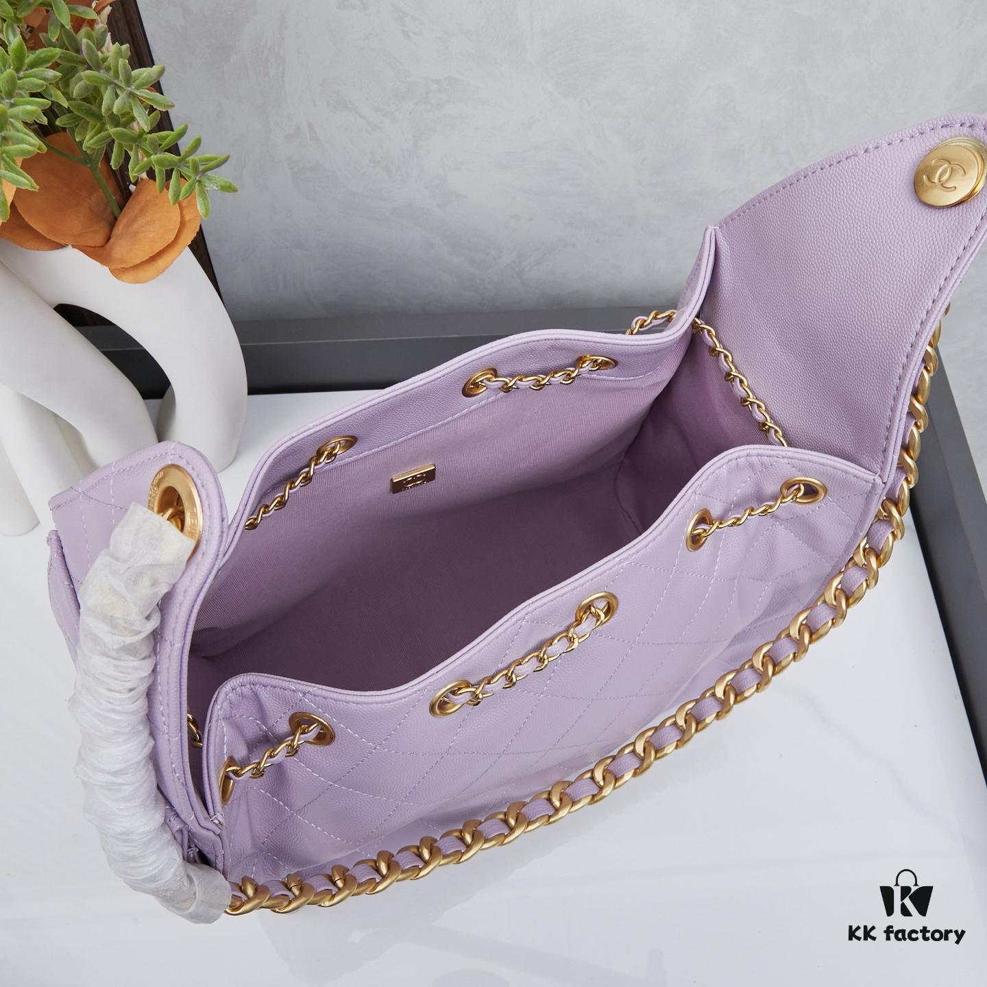 New Chanel 25 Handbag ||| The Newly Crowned 'It Bag' Following the Iconic Chanel 22