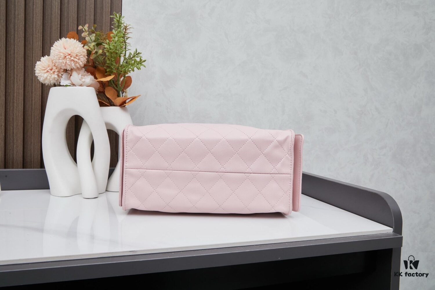 New Chanel 25 Handbag ||| The Rising 'It Bag' After the Chanel 22