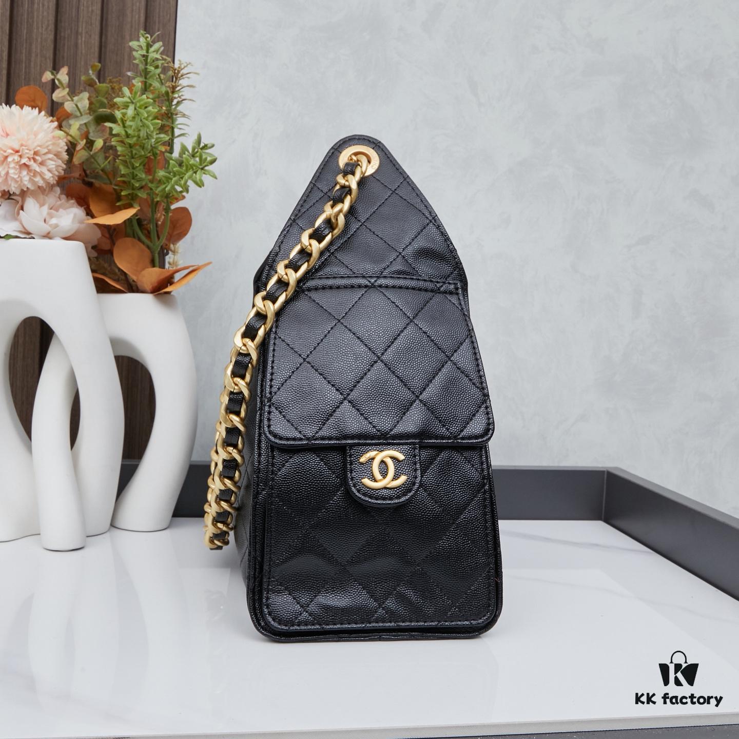 New Chanel 25 Handbag ||| The Rising 'It Bag' Follows the Success of the Chanel 22