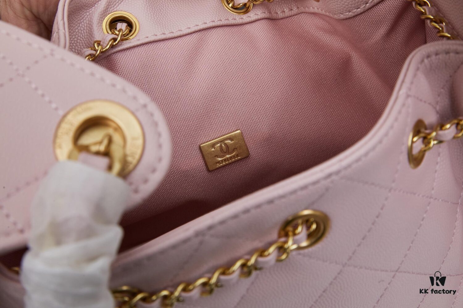 New Chanel 25 Handbag ||| The Rising 'It Bag' After the Chanel 22