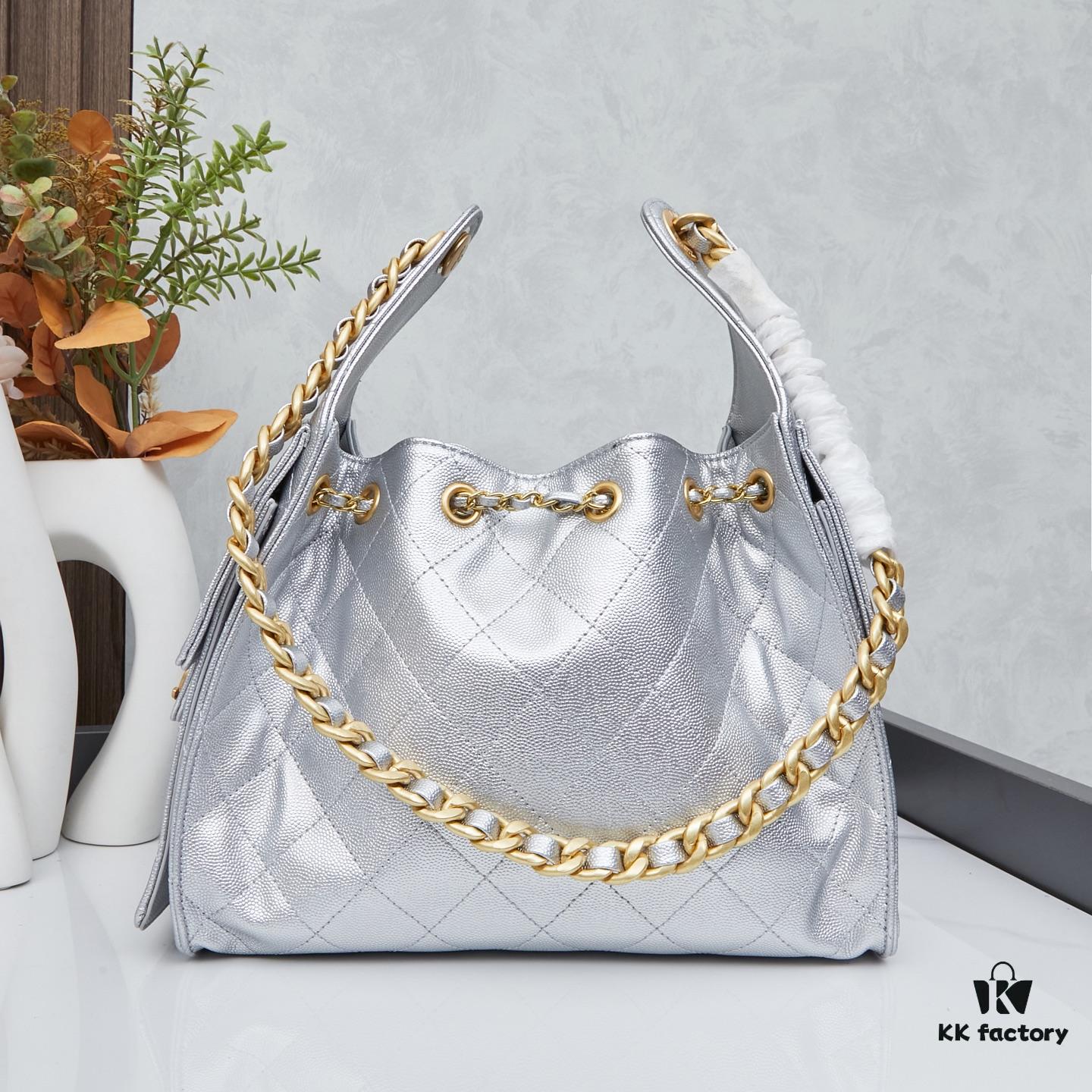 New Chanel 25 Handbag ||| The Rising 'It Bag' Follows the Success of the Chanel 22