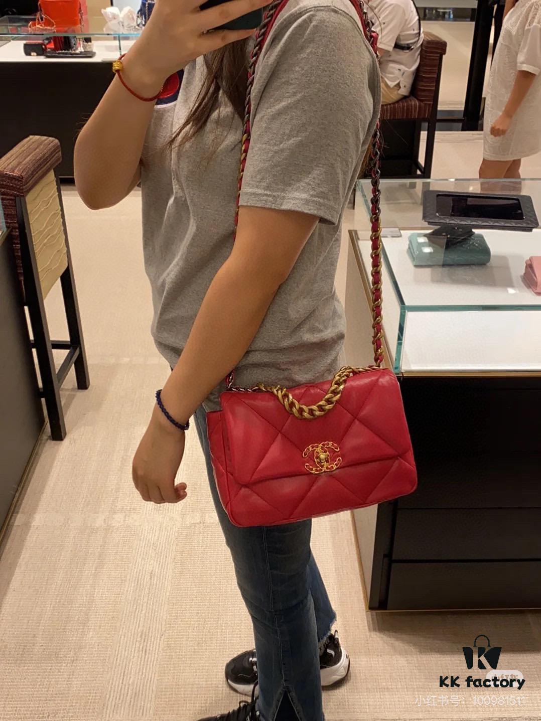 New Arrival with Box CHANEL Chanel Platinum White 19 Bag