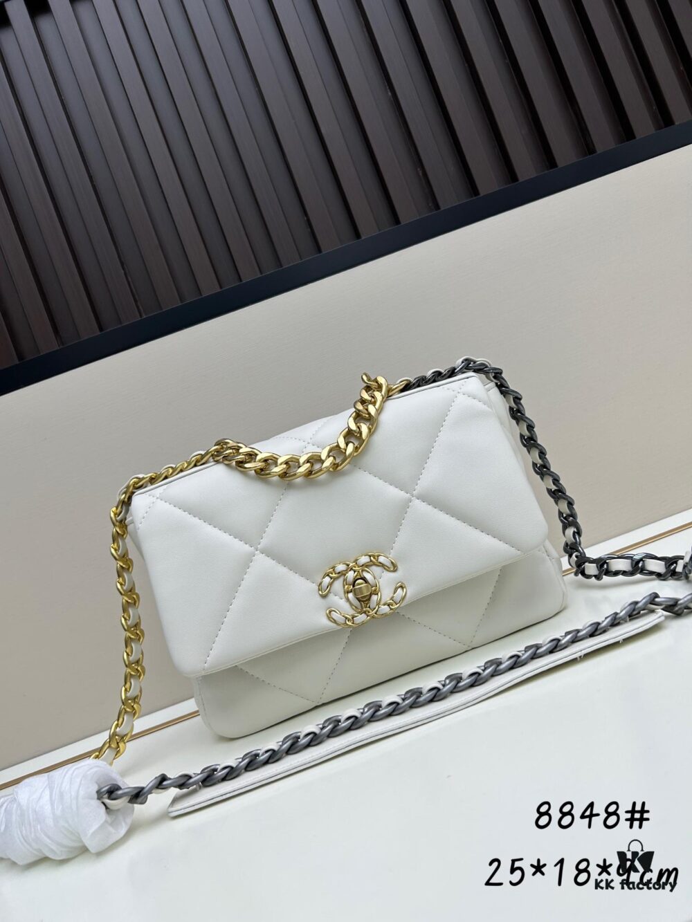 New Arrival with Box CHANEL Chanel Platinum White 19 Bag