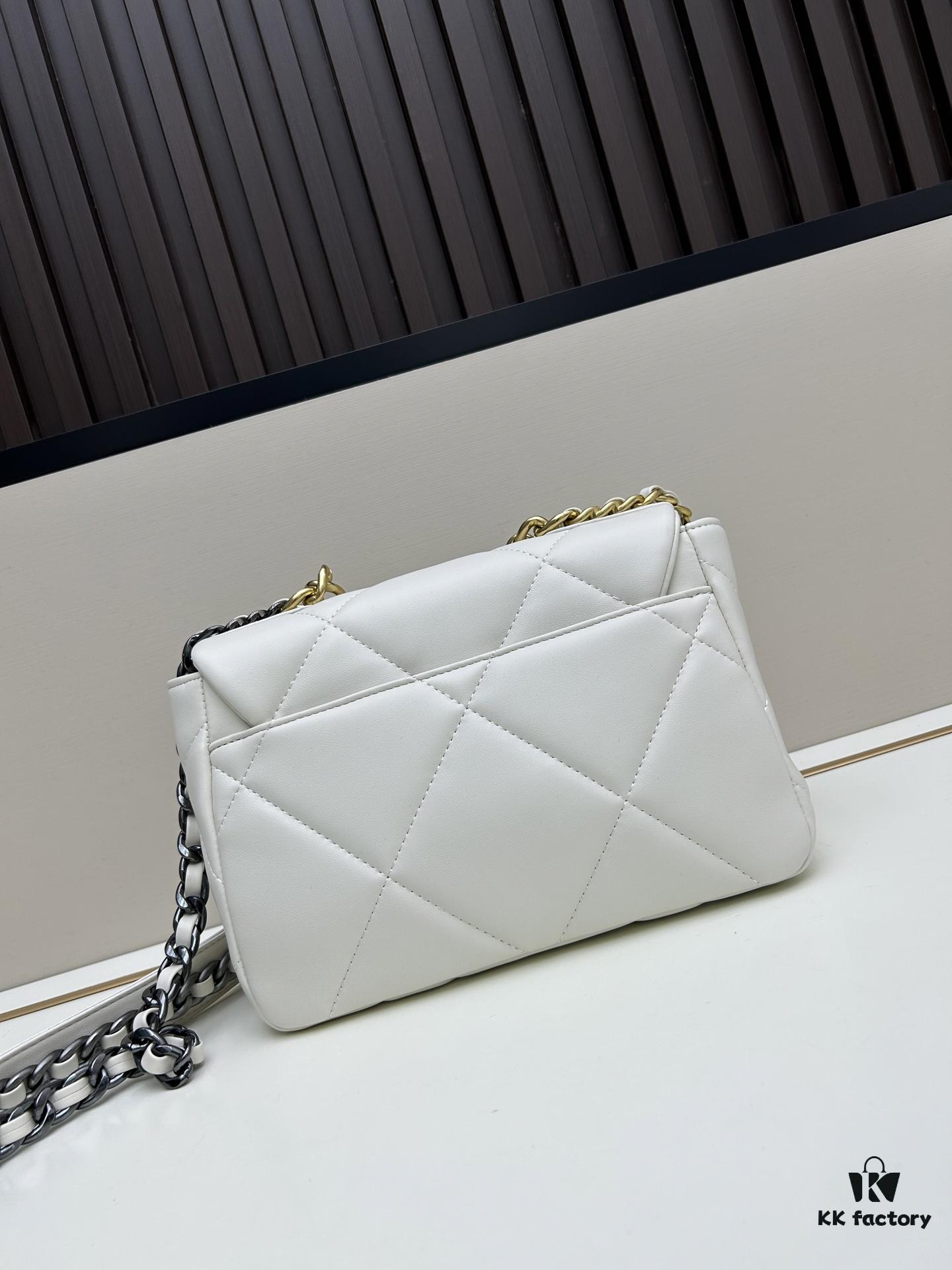 New Arrival with Box CHANEL Chanel Platinum White 19 Bag