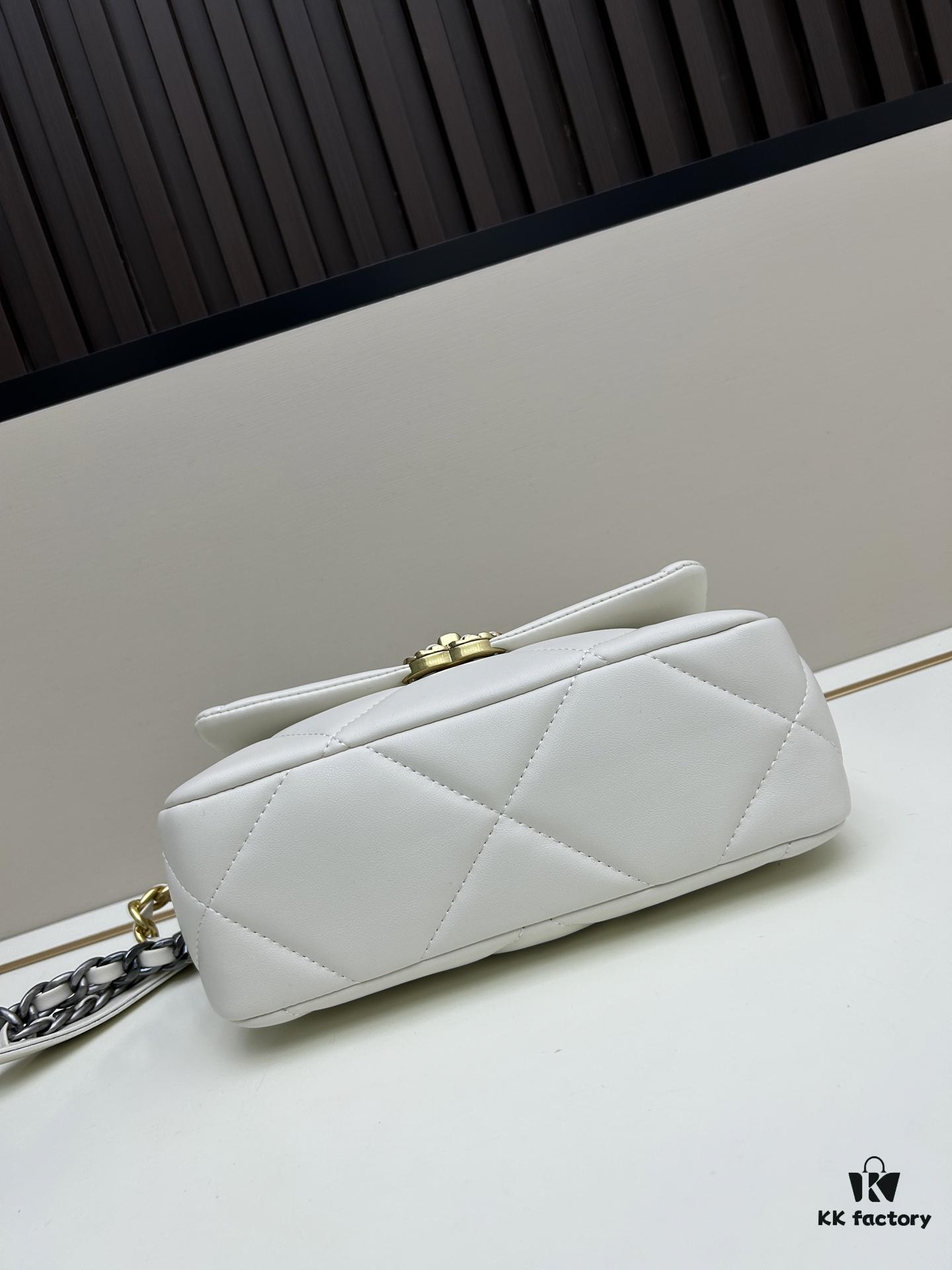 New Arrival with Box CHANEL Chanel Platinum White 19 Bag