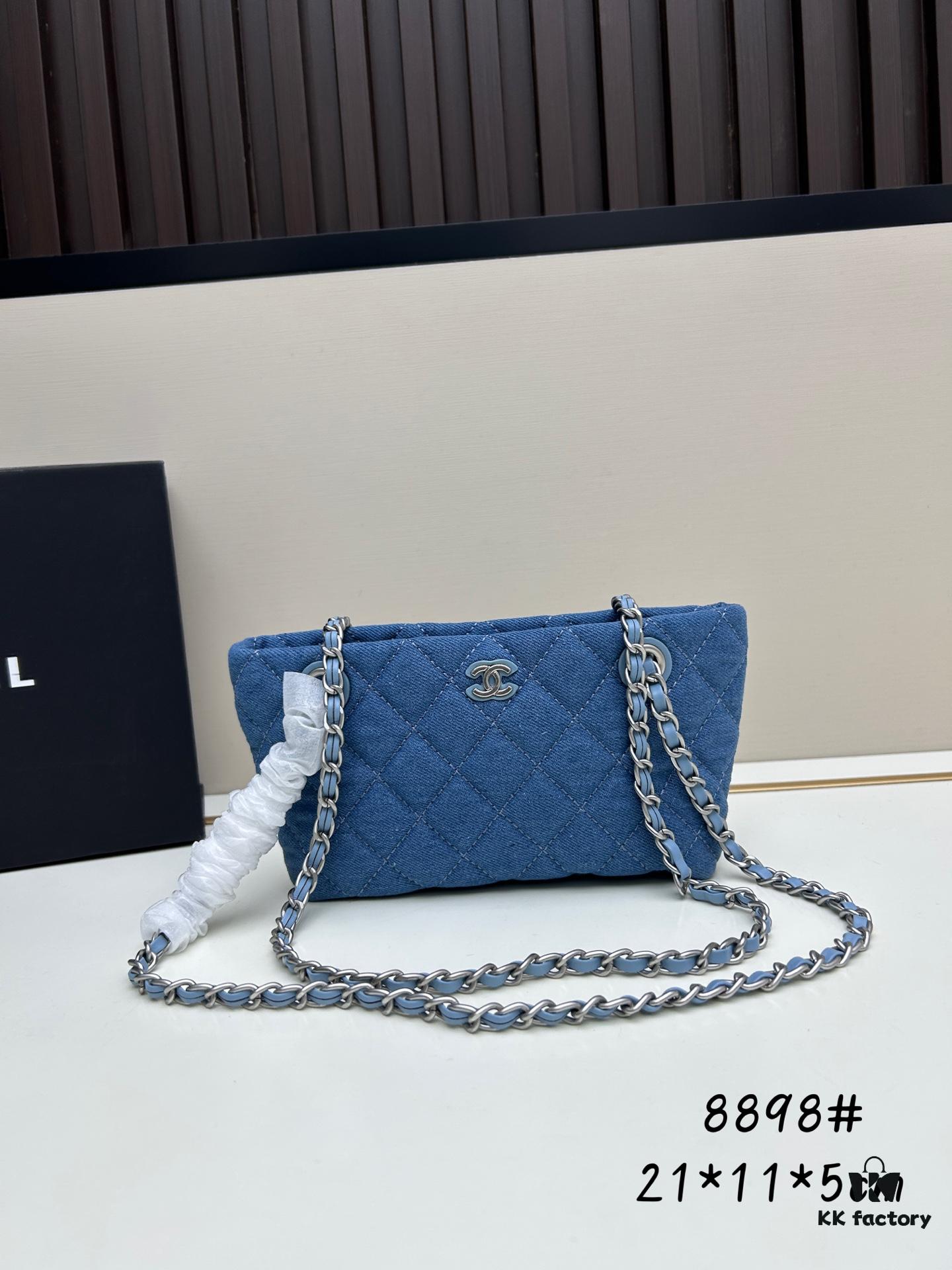 Chanel 25C Mini Tote Over One Hundred Thousand - Stylish and Practical Small Bag with Box