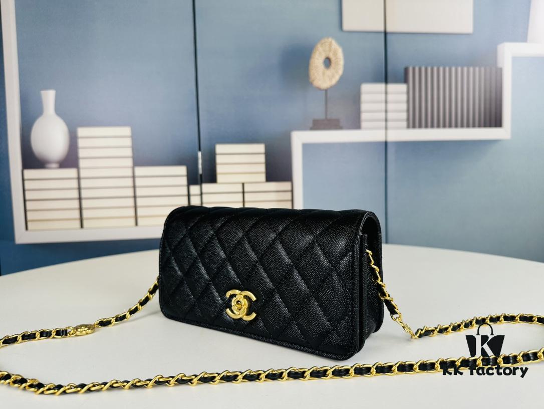 New Arrival Today's Recommendation 🌸 CHANEL 23K Camellia Clasp Shoulder Bag