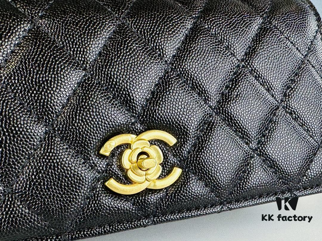 New Arrival Today's Recommendation 🌸 CHANEL 23K Camellia Clasp Shoulder Bag