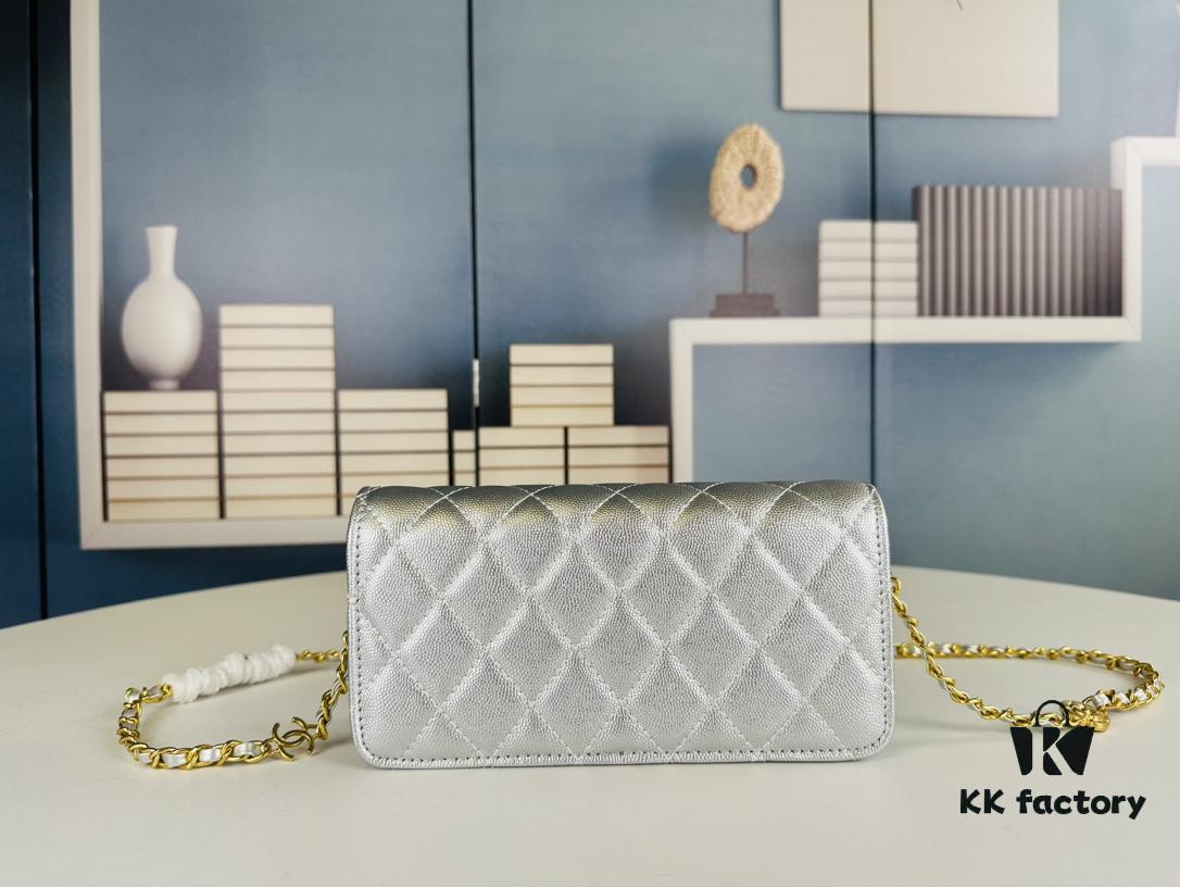 New Arrival Recommended Today 🌸 CHANEL 23K Camellia Clasp Underarm Bag