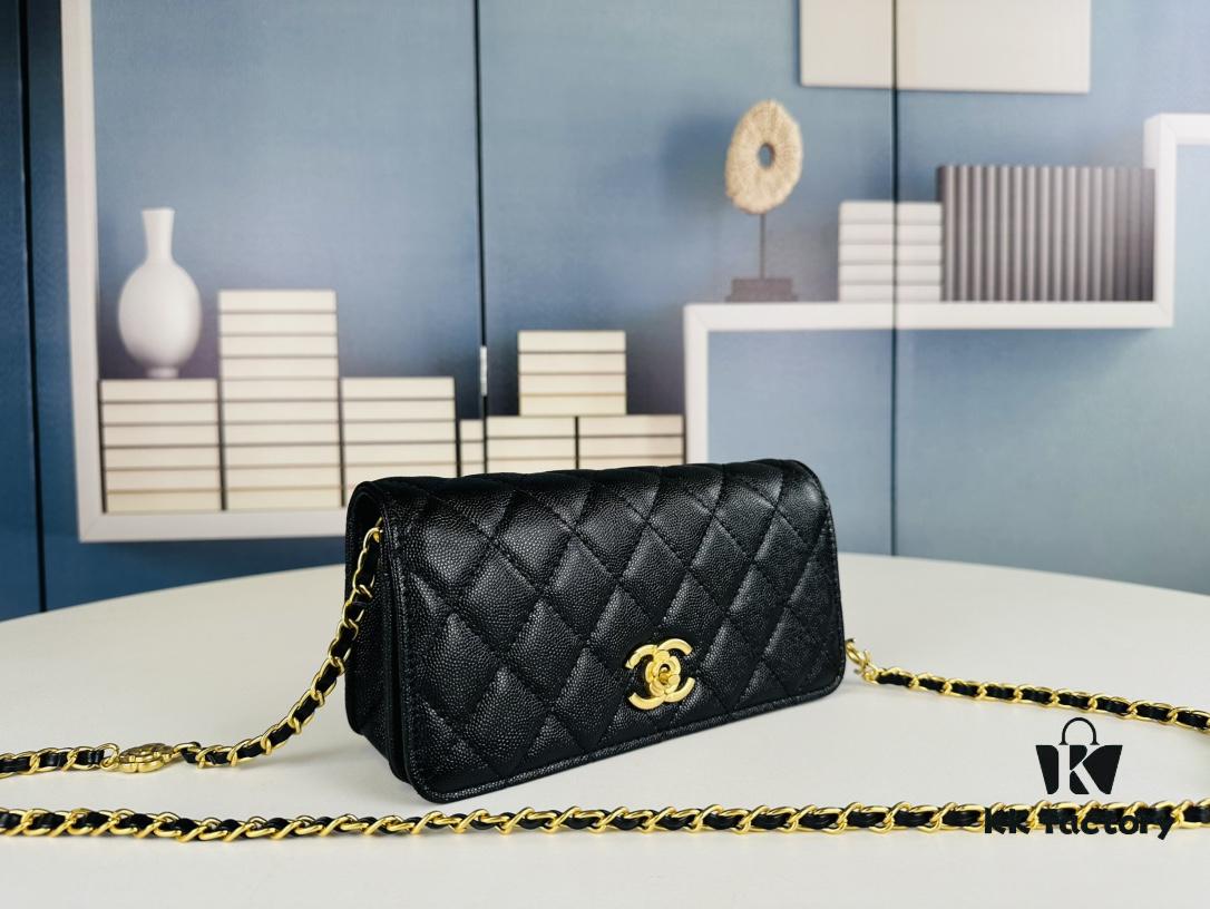 New Arrival Today's Recommendation 🌸 CHANEL 23K Camellia Clasp Shoulder Bag