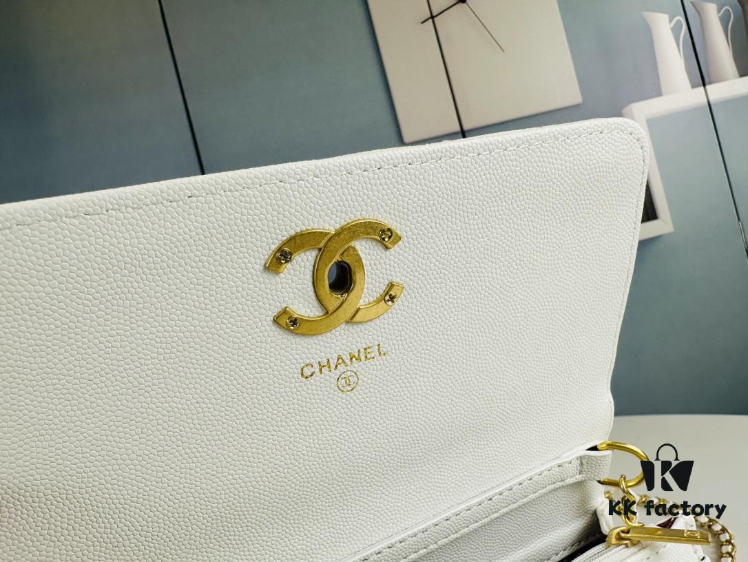 New Arrival Today's Recommendation 🌸 CHANEL 23K Camellia Clasp Underarm Bag