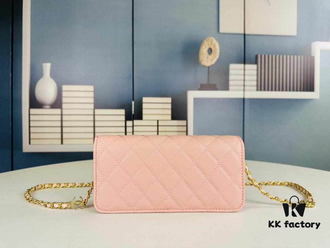 New Arrival Today's Recommendation 🌸 CHANEL 23K Camellia Clasp Underarm Bag