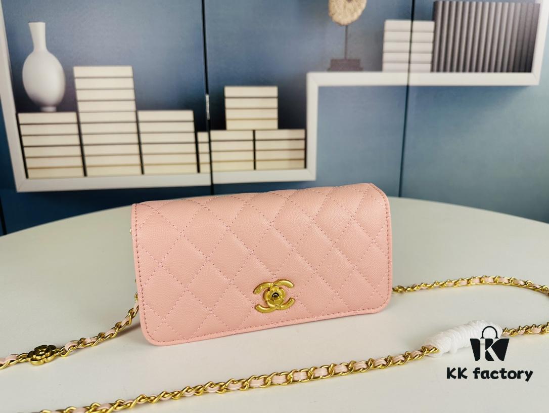 New Arrival Today's Recommendation 🌸 CHANEL 23K Camellia Clasp Underarm Bag