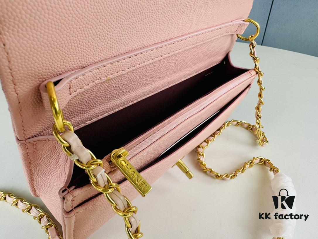 New Arrival Today's Recommendation 🌸 CHANEL 23K Camellia Clasp Underarm Bag