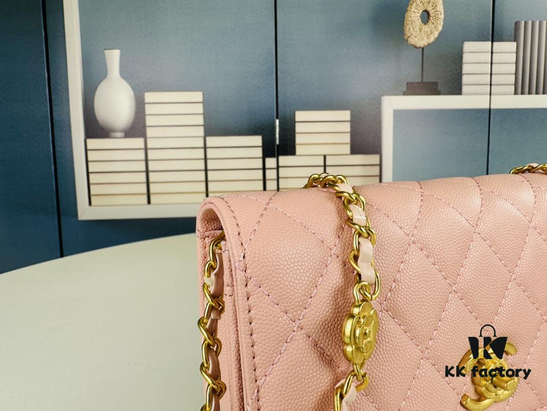 New Arrival Today's Recommendation 🌸 CHANEL 23K Camellia Clasp Underarm Bag