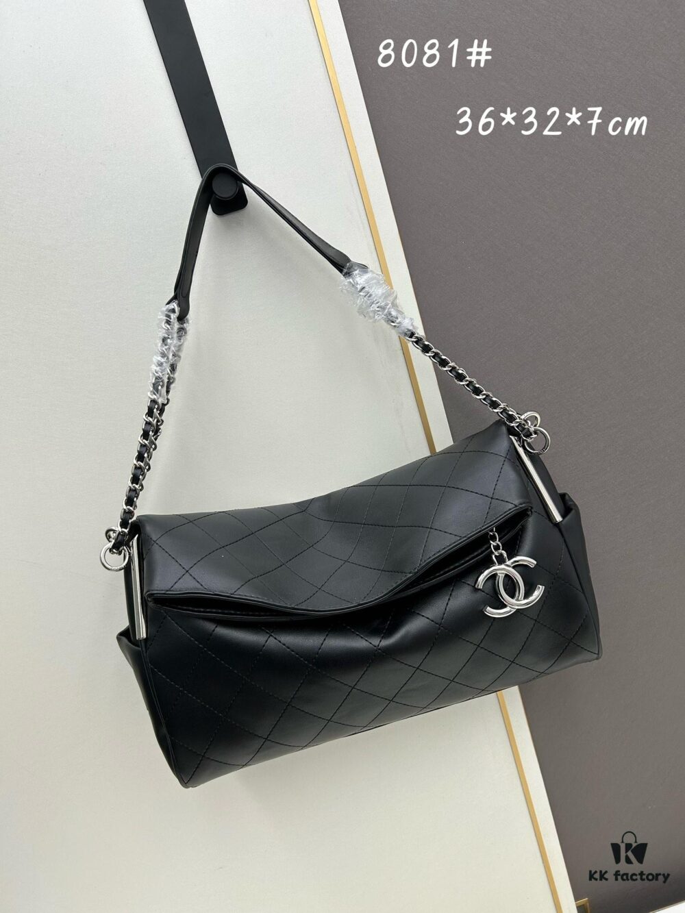 New Large-Sized Chanel Black and Silver Stitched Hobo Bag ② Size