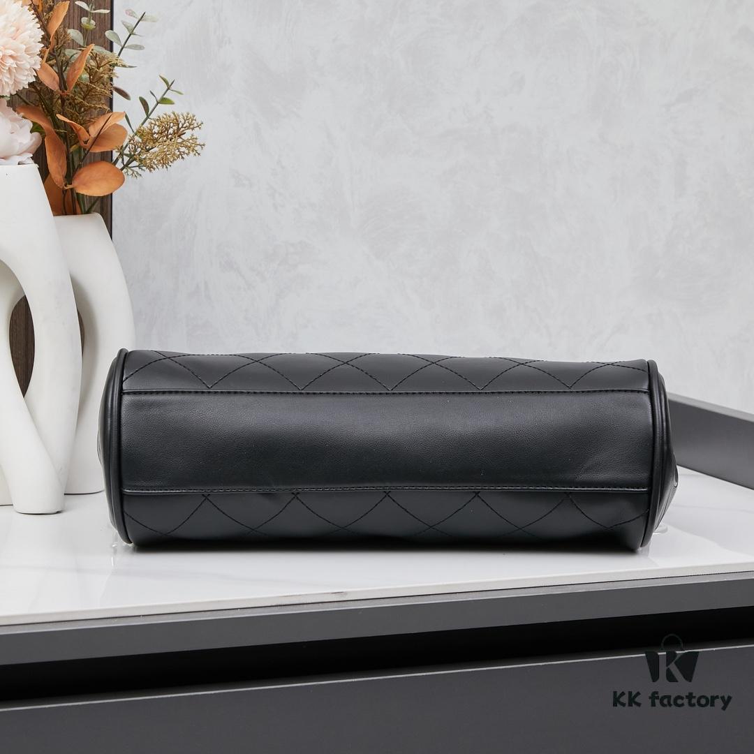 New Large-Sized Chanel Black and Silver Exterior Stitching Hobo Bag ② Size