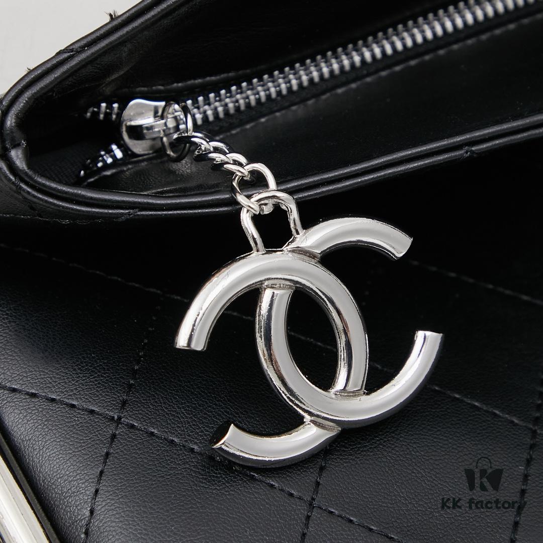 New Large-Sized Chanel Black and Silver Exterior Stitching Hobo Bag ② Size