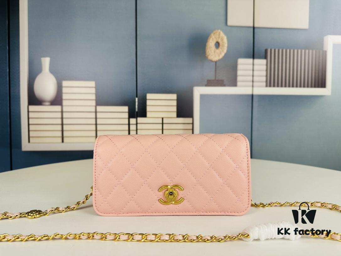 New Arrival Today's Recommendation 🌸 CHANEL 23K Camellia Clasp Underarm Bag