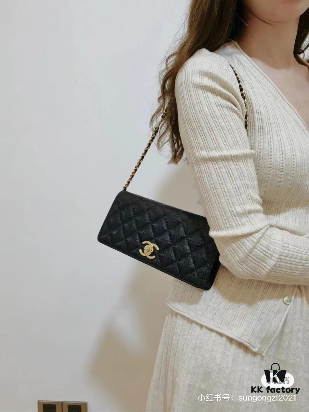 New Arrival Today's Recommendation 🌸 CHANEL 23K Camellia Clasp Underarm Bag