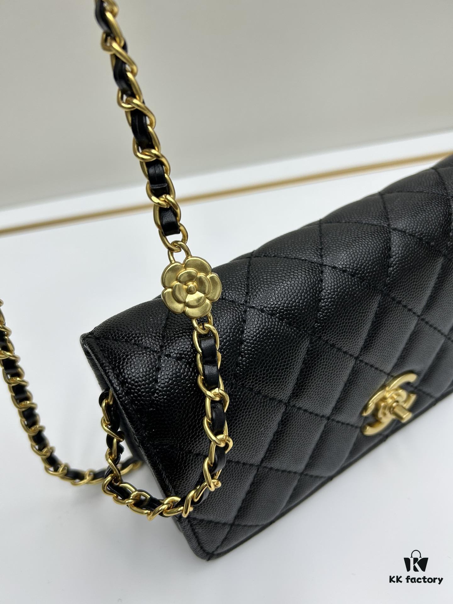 New Arrival Today's Recommendation 🌸 CHANEL 23K Camellia Clasp Underarm Bag