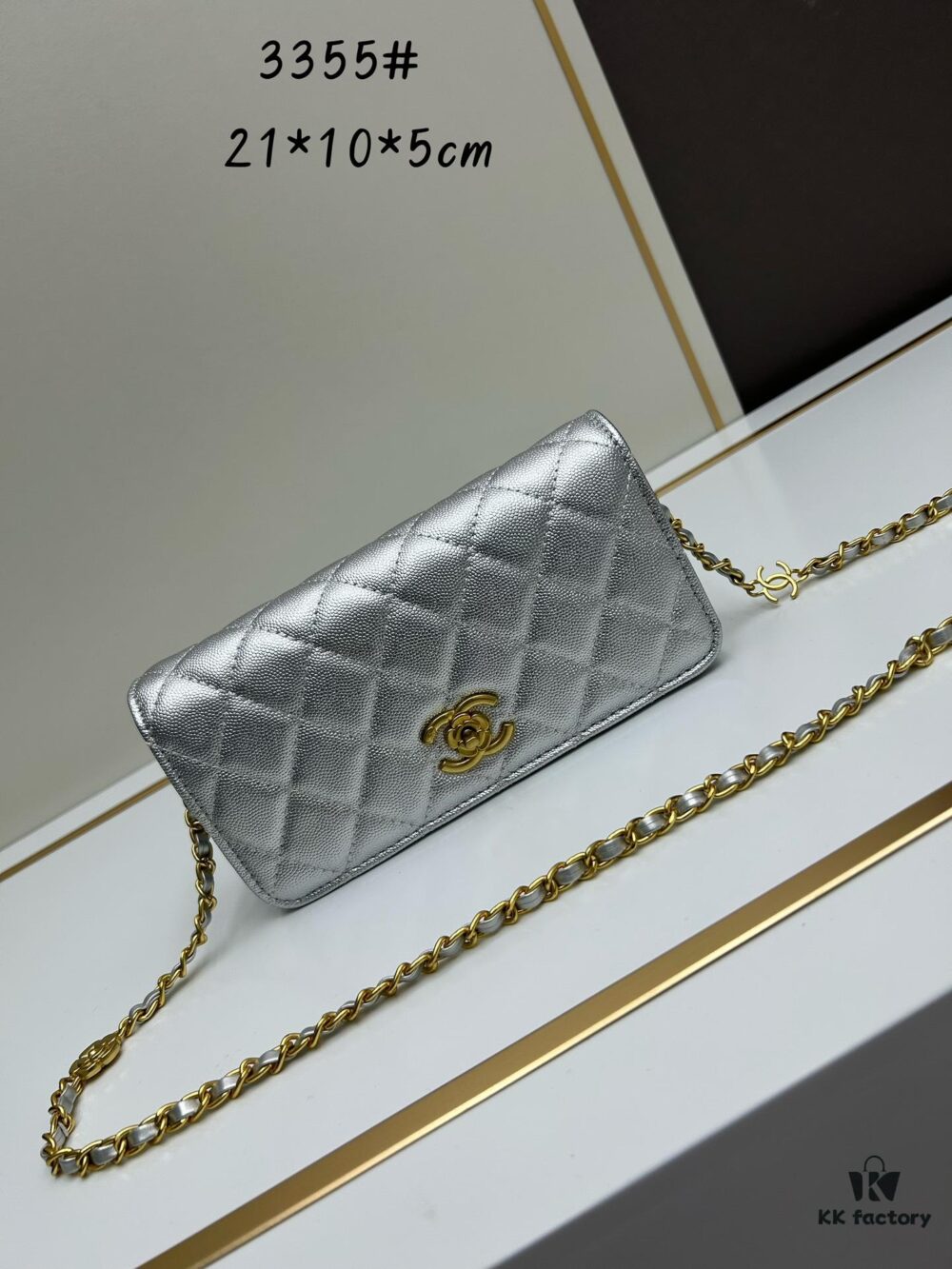 New Arrival Today's Recommendation 🌸 CHANEL 23K Camellia Clasp Underarm Bag