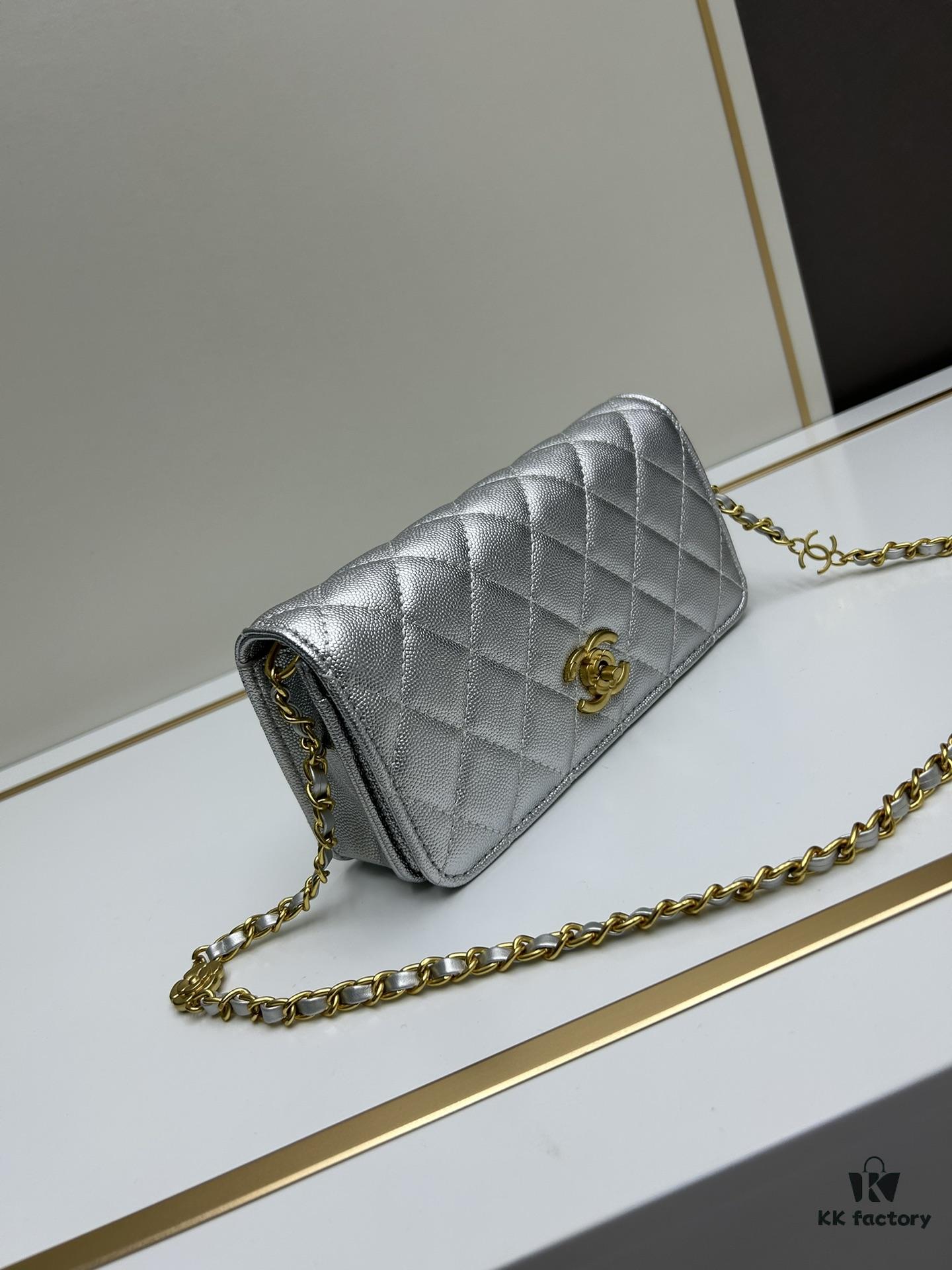 New Arrival Today's Recommendation 🌸 CHANEL 23K Camellia Clasp Underarm Bag