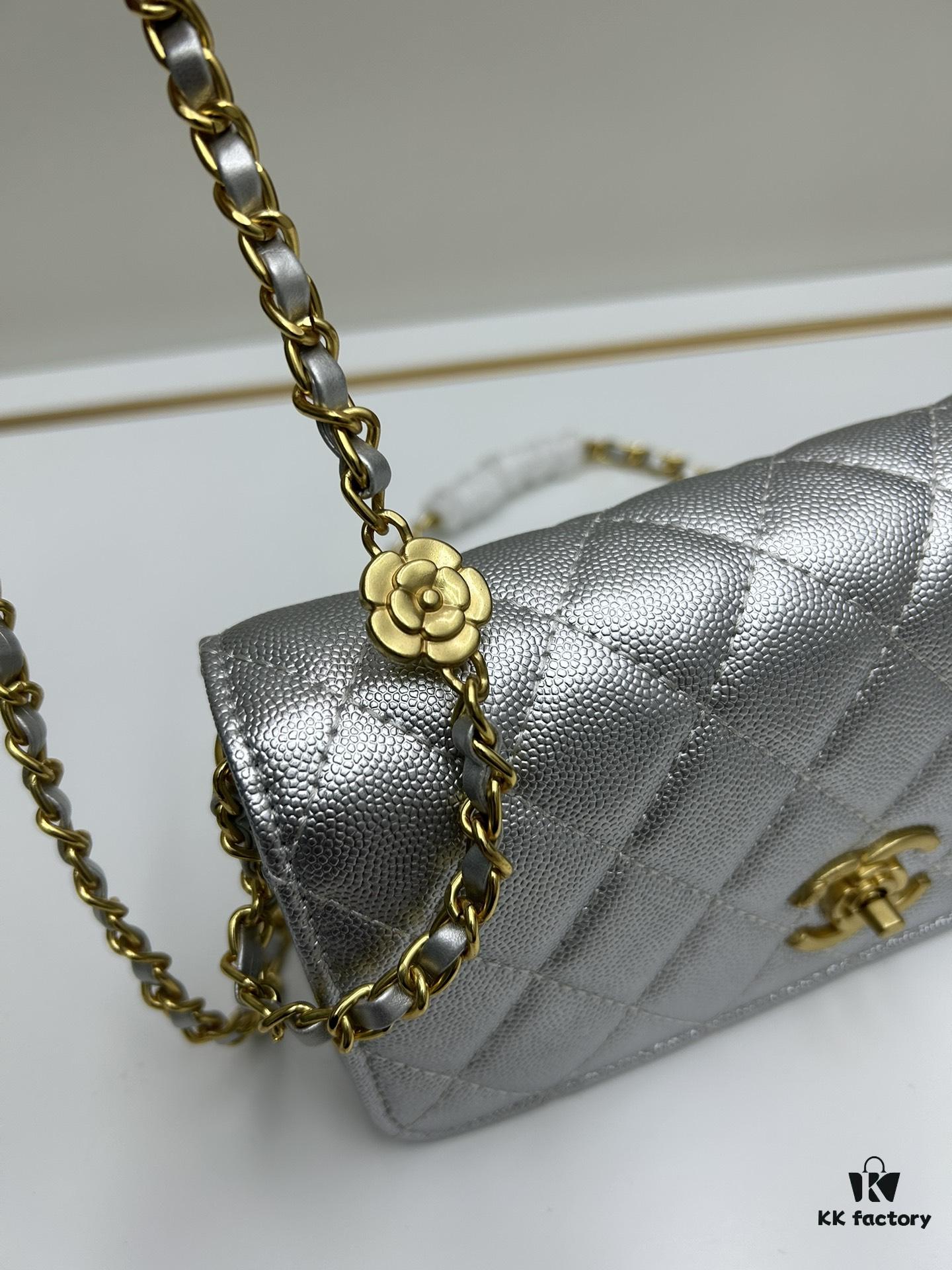 New Arrival Today's Recommendation 🌸 CHANEL 23K Camellia Clasp Underarm Bag