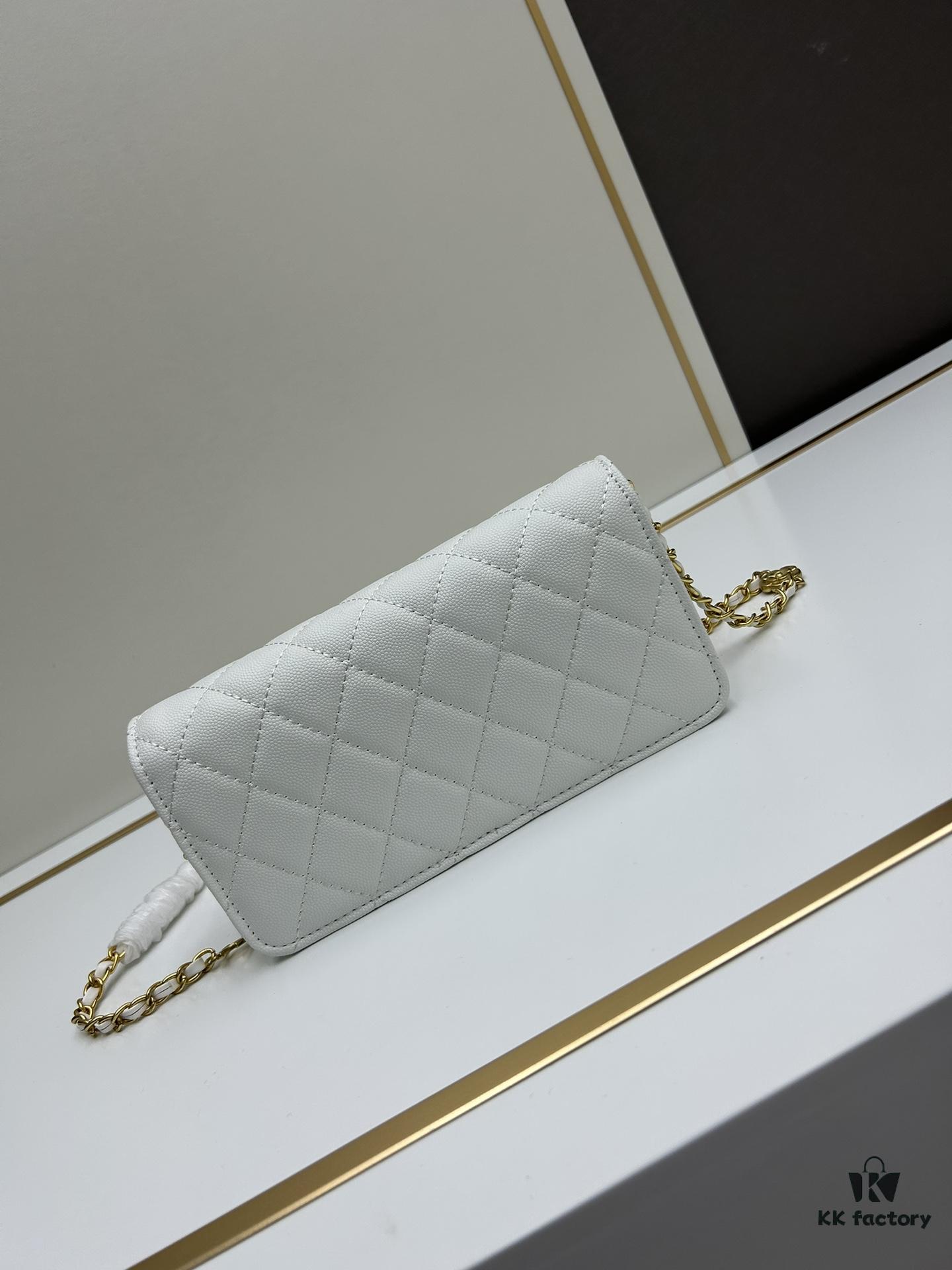 New Arrival Today's Recommendation 🌸 CHANEL 23K Camellia Clasp Underarm Bag