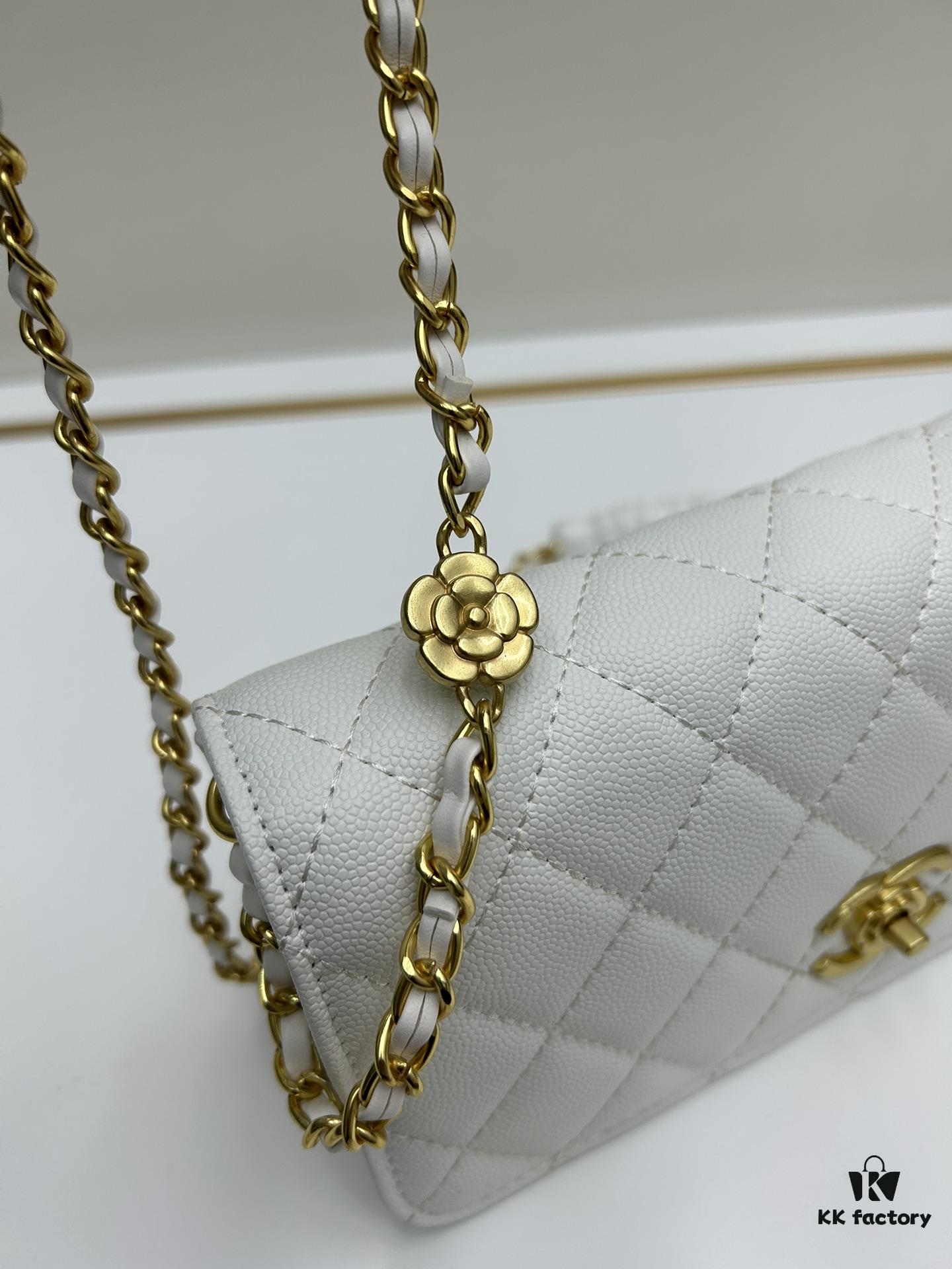 New Arrival Today's Recommendation 🌸 CHANEL 23K Camellia Clasp Underarm Bag