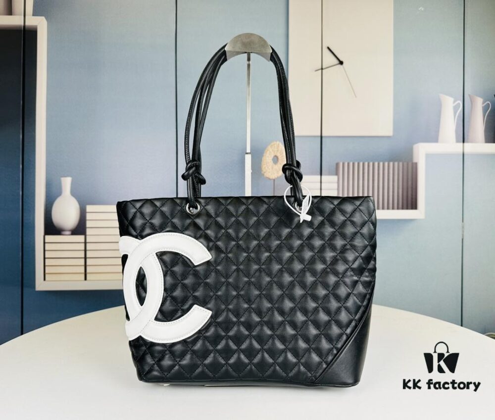 New Chanel Panda Kangpeng Tote Bag ||| Classic black and white panda colorway, exuding a high-end aesthetic!