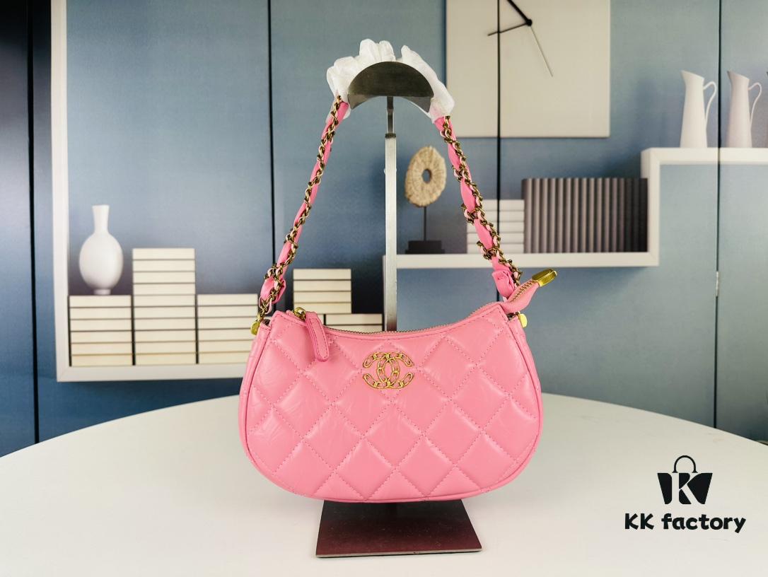 New Chanel 23K | This Season's Must-Have Hobo Shoulder Bag