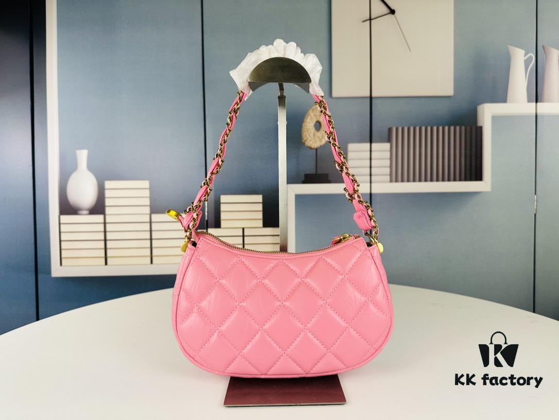 New Chanel 23K | This Season's Must-Have Hobo Shoulder Bag